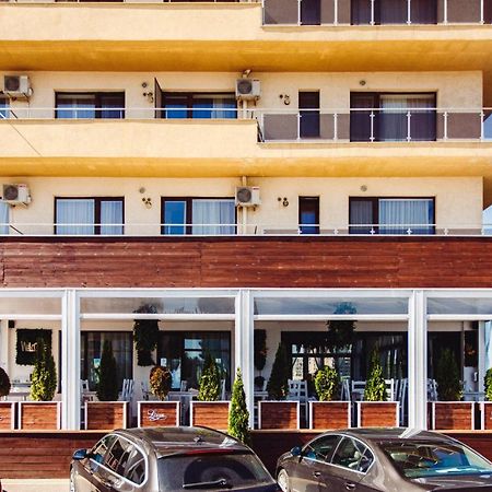 La Vida Loca Apartment Summerland Mamaia Exterior photo