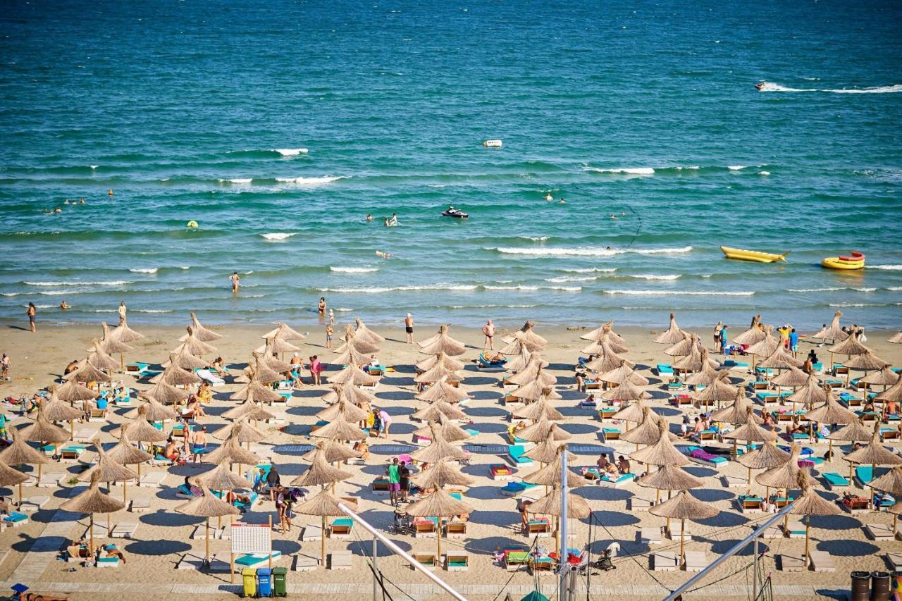 La Vida Loca Apartment Summerland Mamaia Exterior photo