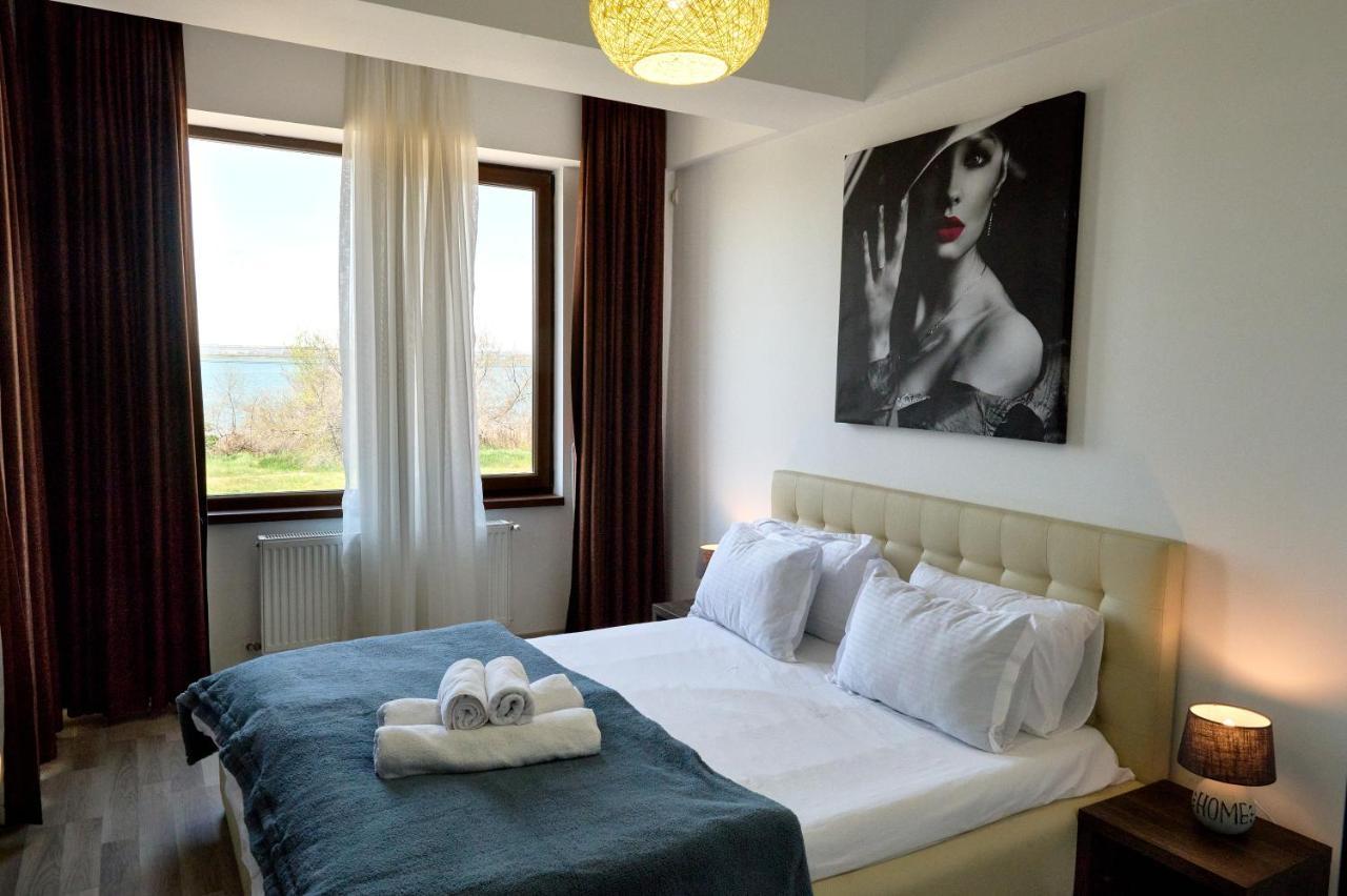 La Vida Loca Apartment Summerland Mamaia Exterior photo