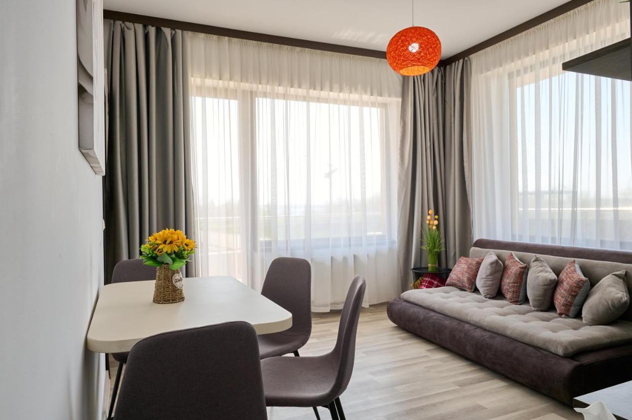 La Vida Loca Apartment Summerland Mamaia Exterior photo