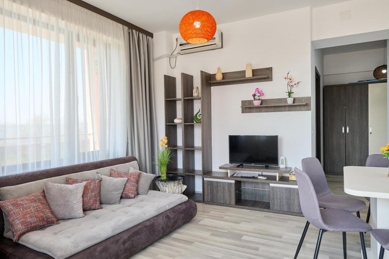 La Vida Loca Apartment Summerland Mamaia Exterior photo