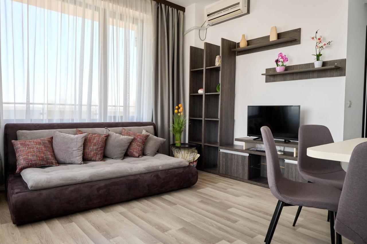 La Vida Loca Apartment Summerland Mamaia Exterior photo