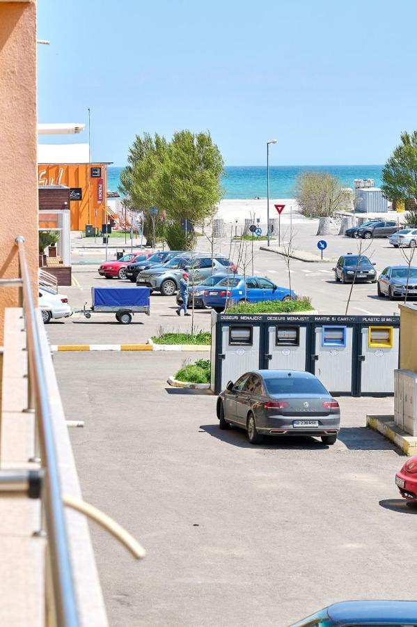 La Vida Loca Apartment Summerland Mamaia Exterior photo